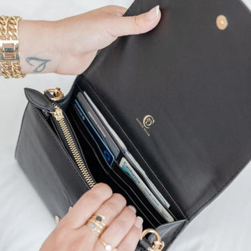 black leather cluthe